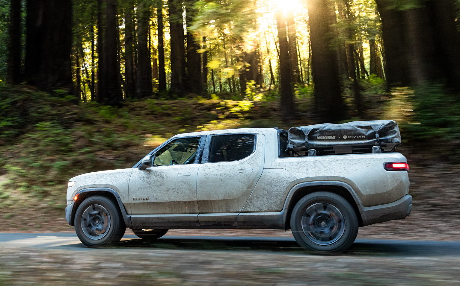 По стопах Tesla: компанія Rivian понесла збиток в 1 млрд доларів і готує автопілот за 10 тисяч